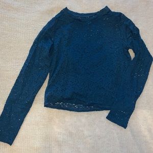 HOLLISTER LACE LONG SLEEVE LACE CROP TOP